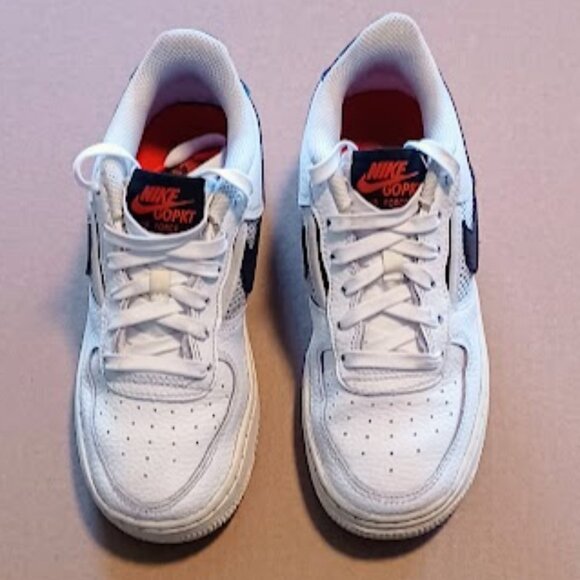 NIKE GoPKT Air Force 1 girl's white sneakers with black logo, size 3.5Y - Picture 2 of 8